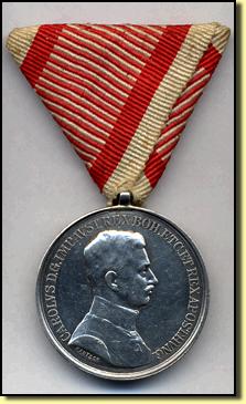 Autriche - Tapferkeitsmedaille 1 Klass «FORTITVDINI» - Médaille, Récompense,  Médaille d'argent de la bravoure austro-hongroise, 1re classe - 1917 -  Catawiki